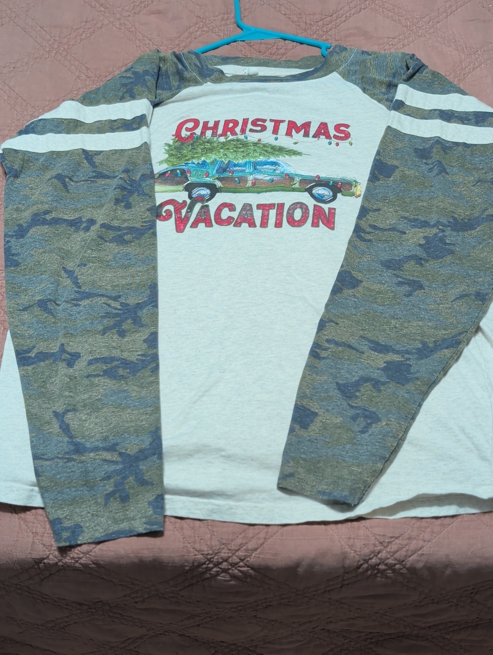 Men's Long Sleeve 'Christmas Vacation' Raglan Tee - Green & Blue Camo